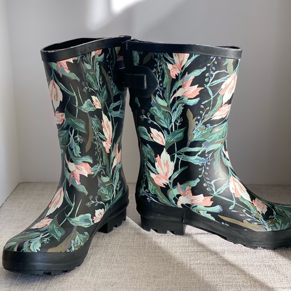 NWT women’s rain/garden rubber boots by A New Day - Picture 4 of 7